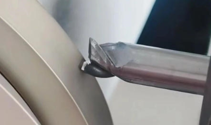 Använde du fräsen direkt ur lådan? Hur kommer det sig att den chippade på bara en halvtimme?