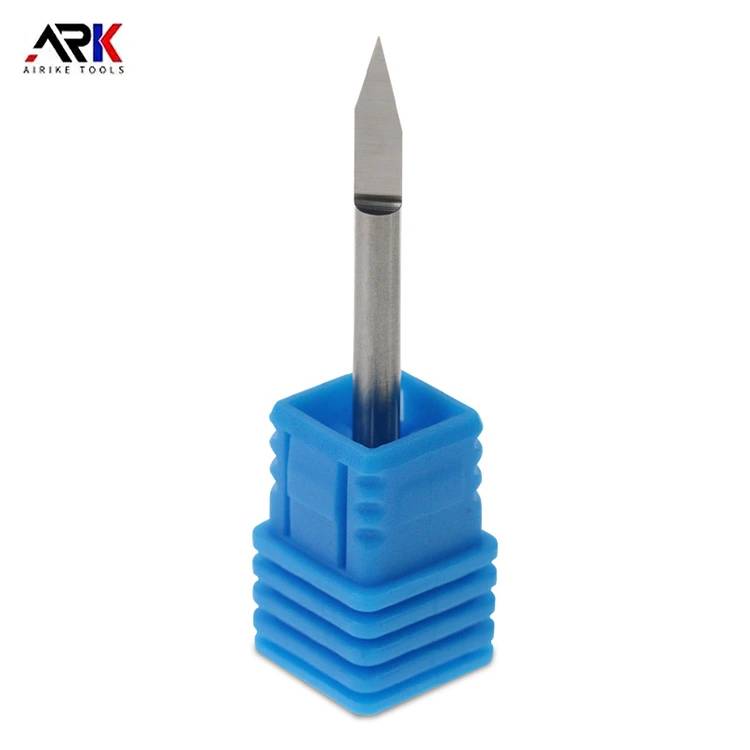 Kniv med platt, låg spets