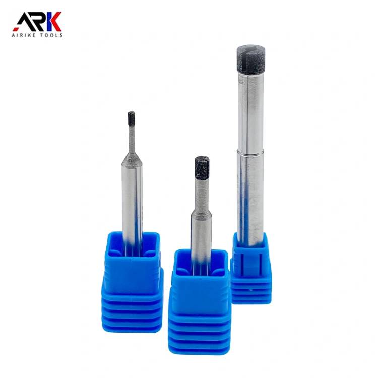 Slipskiva av sintrad diamant